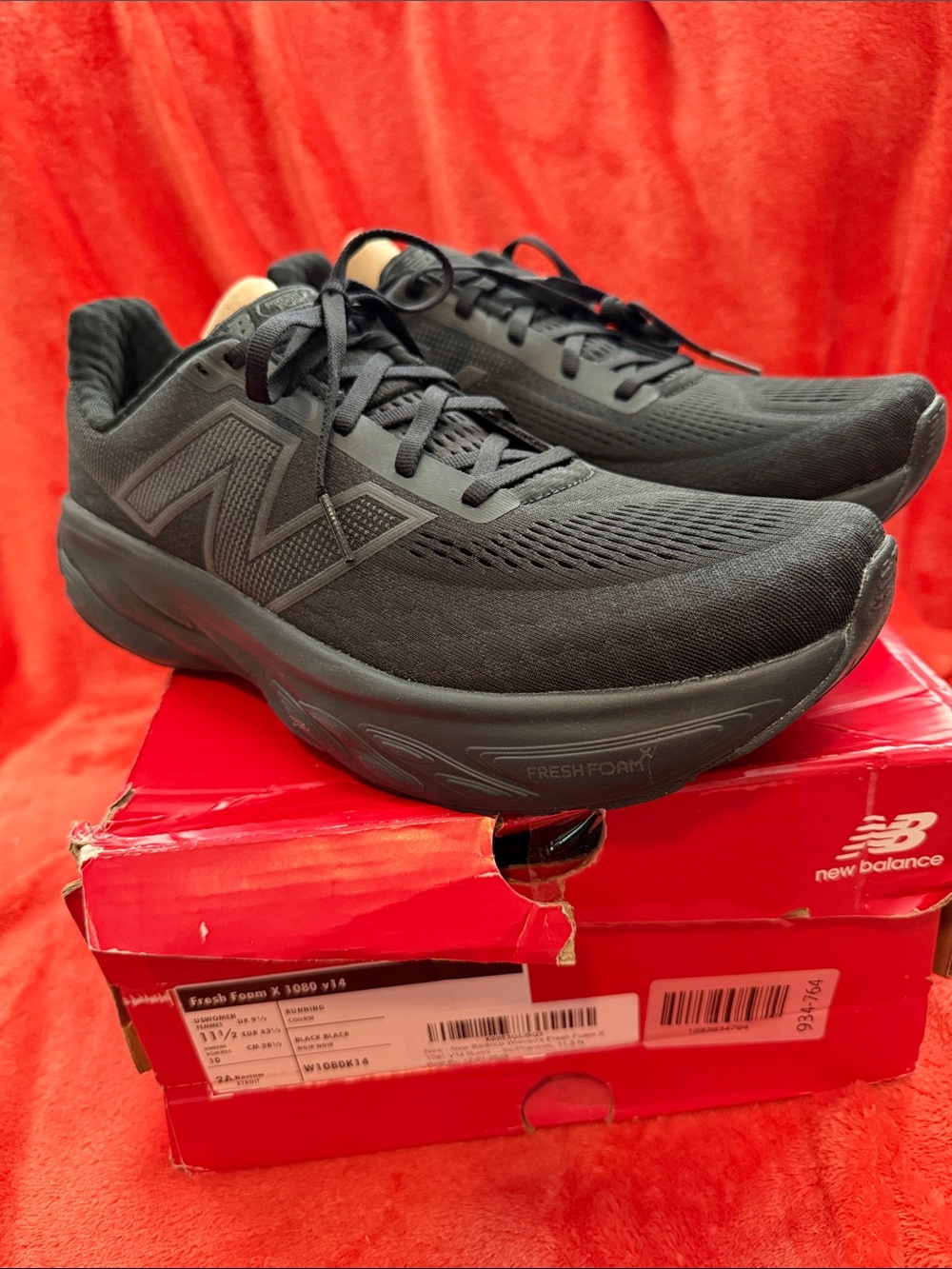 NIB Fresh Foam X 1080 v14 New Balance Men’s Black 10/Women’s 11.5Running Sneaker